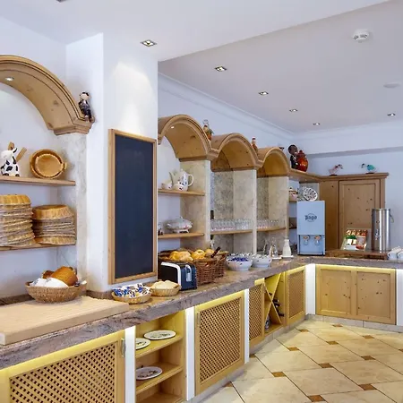 Edelweiss Отель 4*