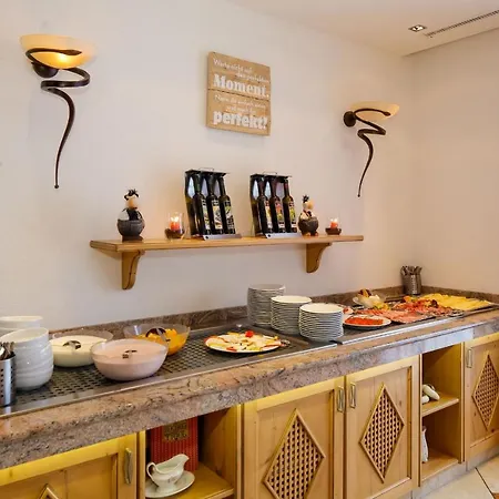 Edelweiss Hotel 4*